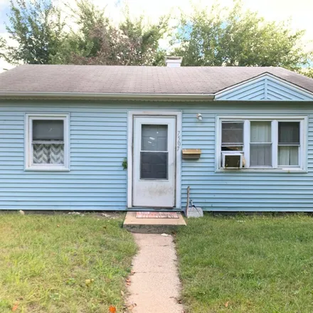 Buy this 2 bed house on 7507 Chestnut Avenue in Hammond, IN 46324