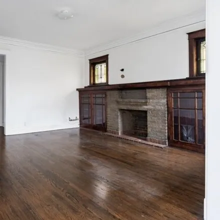 Image 3 - 3028 West Eastwood Avenue, Chicago, IL 60625, USA - House for sale