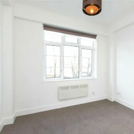 Image 5 - Grove End Gardens, 33 Grove End Road, London, NW8 9ND, United Kingdom - Room for rent