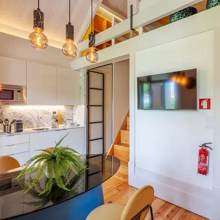Rent this 2 bed apartment on Rua de Castro Portugal in 4400-086 Vila Nova de Gaia, Portugal