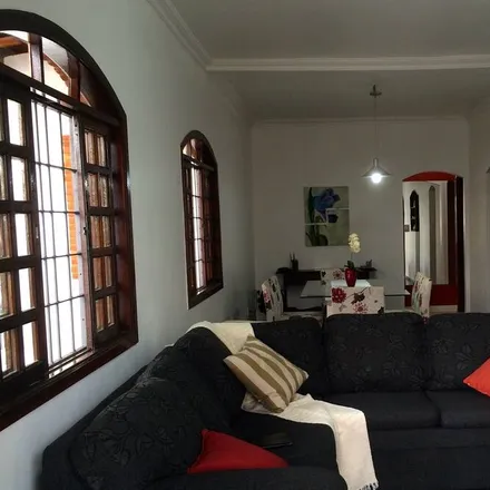 Rent this 4 bed house on UNIFESP in Rua Talim 330, Jardim Aeroporto