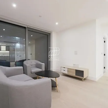 Image 1 - Bowden House, 9 Prince of Wales Drive, Nine Elms, London, SW11 4FT, United Kingdom - Apartment for rent
