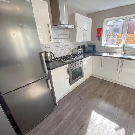 Rent this 2 bed room on Romer Road in Liverpool, L6 6AW