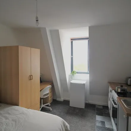 Rent this studio apartment on University of Leeds in Springfield Mount, Leeds