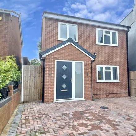 Rent this 3 bed house on unnamed road in Darlaston, WS10 8NE