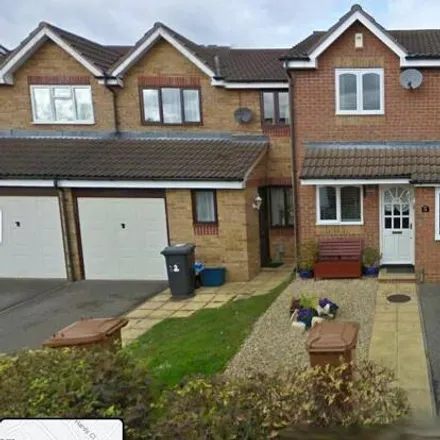 Rent this 3 bed townhouse on Mermaid Close in Great Wymondley, SG4 0ET