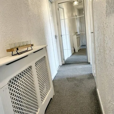 Image 6 - Tiree Crescent, Newmains, ML2 9JA, United Kingdom - Apartment for rent