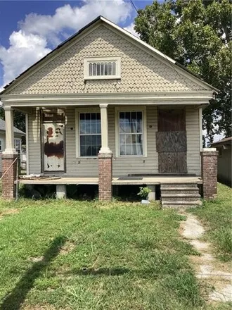 Buy this 7 bed house on 202 Avenue A in Westwego, LA 70094