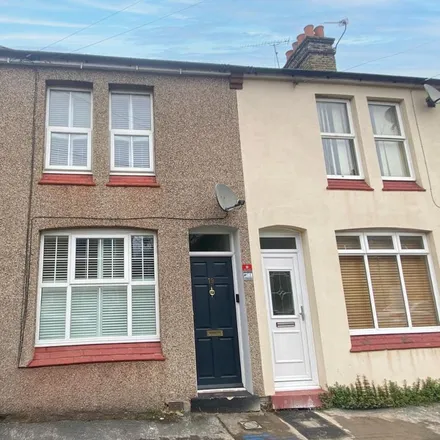 Rent this 2 bed townhouse on Clarence Row in Gravesend, DA12 1HJ