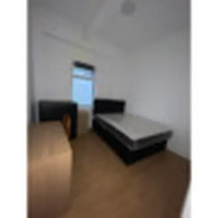 Image 6 - Miskin Street, Cardiff, CF24 4AR, United Kingdom - Apartment for rent