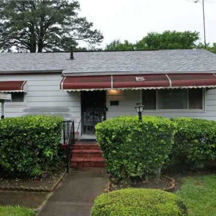 Buy this 3 bed house on 708 Vellines Avenue in Chesapeake, VA 23324