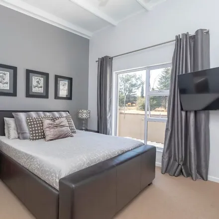 Image 1 - Muirfield Drive, Johannesburg Ward 97, Roodepoort, 2040, South Africa - Townhouse for rent