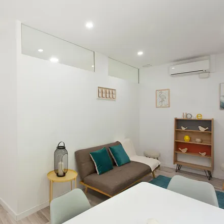 Image 4 - Carrer de Calàbria, 127, 08001 Barcelona, Spain - Apartment for rent