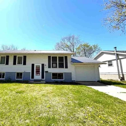 Buy this 4 bed house on 2521 Nevada Avenue in Iowa City, IA 52240