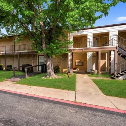 Buy this 1 bed condo on 6028 Westridge Lane in Fort Worth, TX 76116