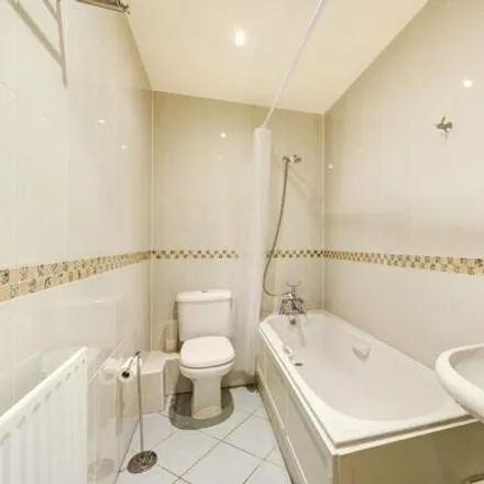 Image 5 - Warren House &amp; Atwood House, 185 Warwick Road, London, W8 6PL, United Kingdom - Apartment for rent