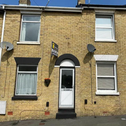 Buy this 2 bed townhouse on Alfred Street in East Cowes, PO32 6SA