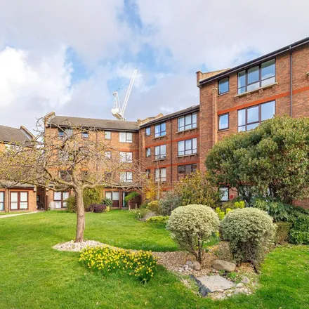 Rent this 2 bed apartment on Maltings Place in London, SW6 2BY