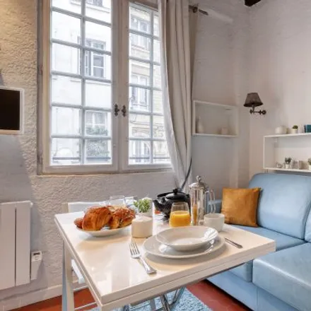 Image 3 - 1 Rue Cloche Perce, 75004 Paris, France - Apartment for rent