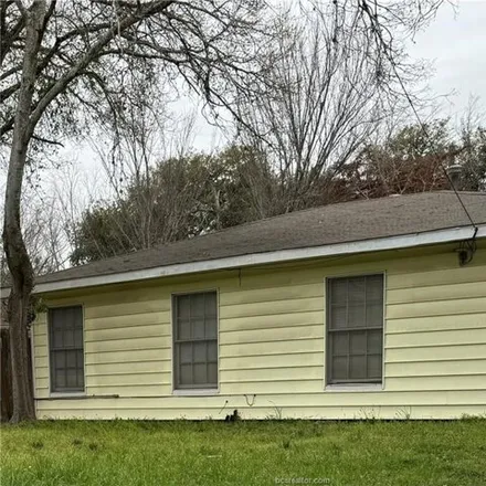 Rent this 2 bed house on 624 Highlands Street in College Station, TX 77840