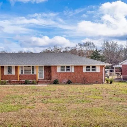 Buy this 3 bed house on 223 Wolfe Road in Maple, Greer