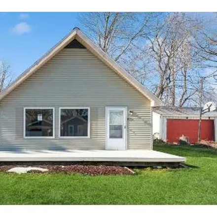Buy this 3 bed house on 8766 Lagoon Drive in Hamburg Township, MI 48116