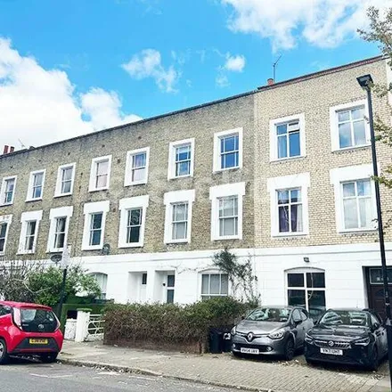 Rent this 5 bed townhouse on Axminster Road in London, N7 6BN