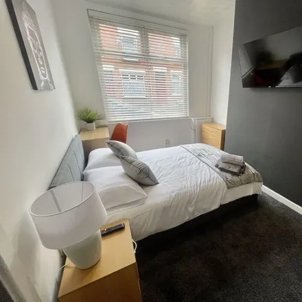 Rent this 1 bed room on Back Hatfield Road in Bolton, BL1 3BL