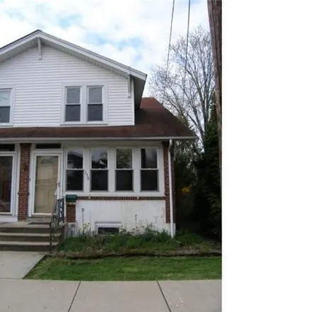 Rent this 3 bed house on 374 Franklin Street in Quakertown, PA 18951