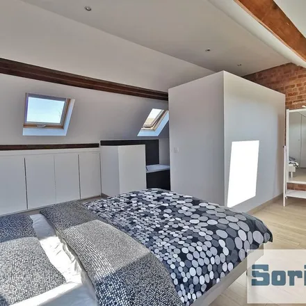 Rent this 3 bed apartment on Avenue Crokaert - Crokaertlaan 95 in 1150 Woluwe-Saint-Pierre - Sint-Pieters-Woluwe, Belgium