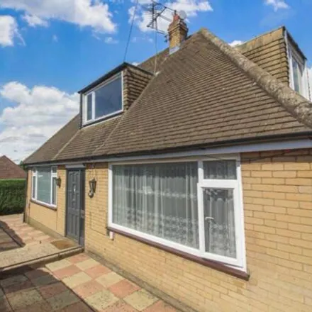 Buy this 3 bed house on 36a Vincent Road in Luton, LU4 9AW