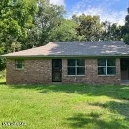 Buy this 3 bed house on Autumn Oaks Drive in Olive Branch, MS 38654