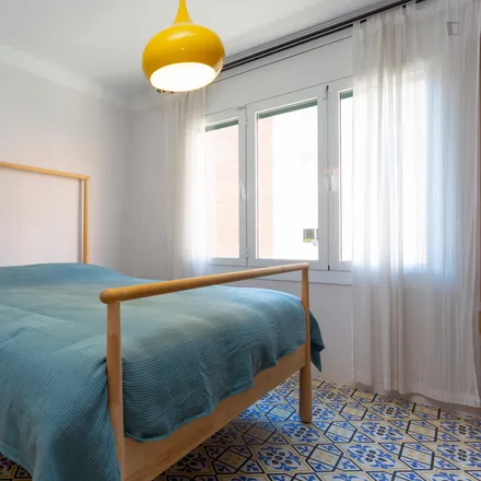 Rent this 2 bed apartment on Il Golfo di Napli in Carrer de Lleida, 38