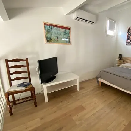 Rent this 1 bed house on Balaruc Les Bains in 20 Avenue du Port, 34540 Balaruc-les-Bains