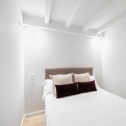Rent this 2 bed apartment on La Rambla in 31, 08002 Barcelona