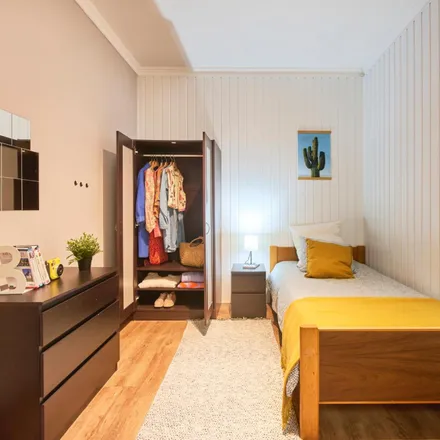 Rent this 6 bed room on Pastelaria Bélgica in Rua Filipe da Mata 1, 1600-021 Lisbon