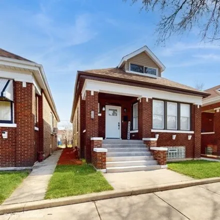 Buy this 3 bed house on 7629 South May Street in Chicago, IL 60620