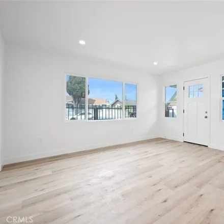 Image 5 - 1200 Nadeau Street, Los Angeles, CA 90001, USA - House for sale