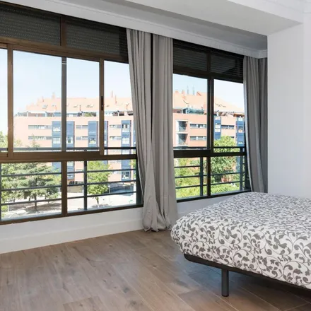 Image 2 - Paseo de los Pontones, 29, 28005 Madrid, Spain - Apartment for rent