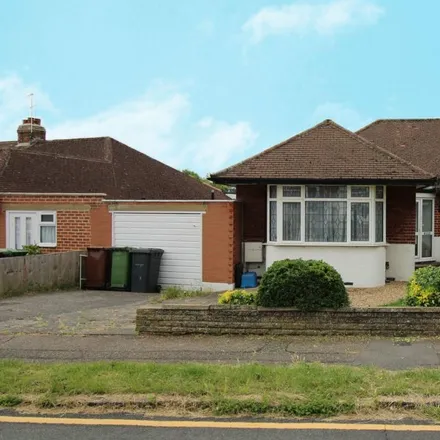 Rent this 3 bed duplex on The Byway in Potters Bar, EN6 2LN