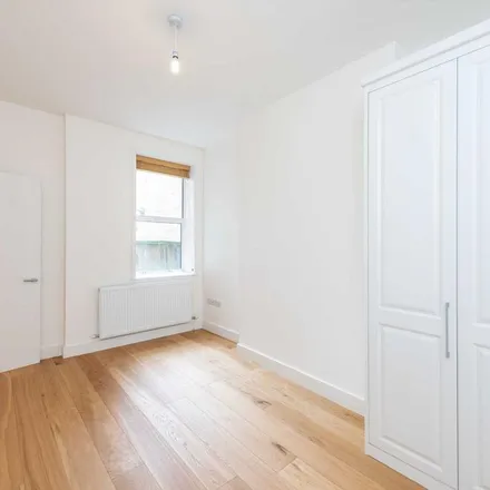 Image 1 - West Hampstead Station, West End Lane, London, NW6 2LX, United Kingdom - Apartment for rent