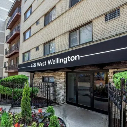 Rent this 1 bed apartment on 445 West Wellington Avenue in Chicago, IL 60657