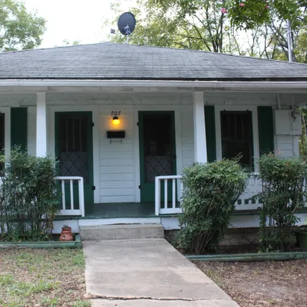Buy this 2 bed house on 707 Rector Street in Hot Springs, AR 71913
