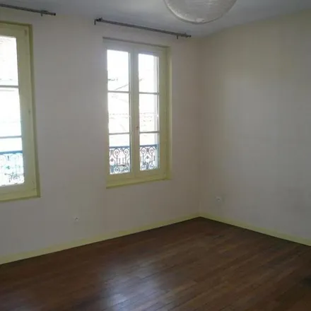 Rent this 2 bed apartment on Préfecture de la Meuse in 40 Rue du Bourg, 55000 Bar-le-Duc