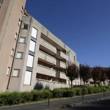 Rent this 3 bed apartment on 33 Rue Pascal in 18000 Bourges, France