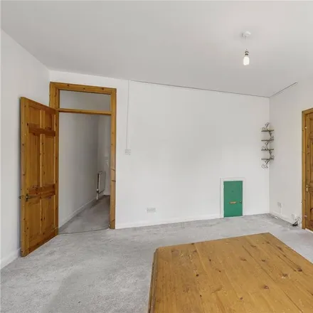 Image 7 - Winders Road, London, SW11 3HL, United Kingdom - Apartment for rent
