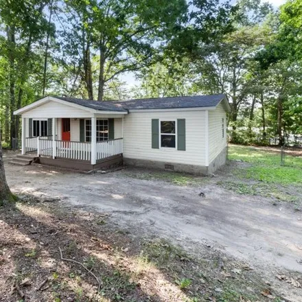 Buy this 3 bed house on 10541 Dodd Cemetery Rd in Soddy Daisy, Tennessee