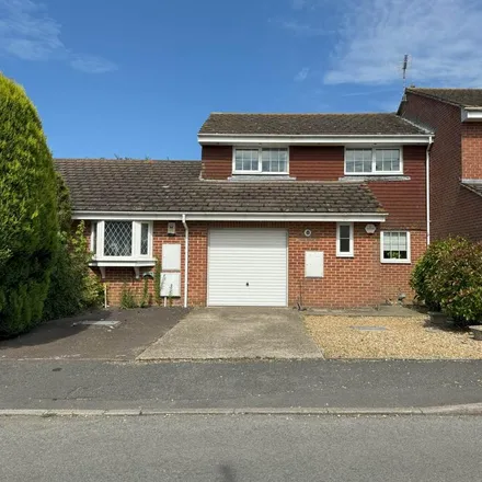 Image 1 - Douglas Close, Ford, BN18 0TG, United Kingdom - Townhouse for rent