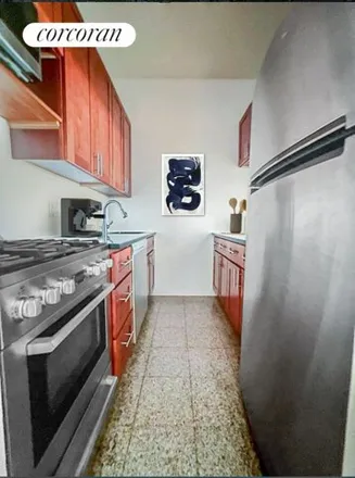 Image 4 - 457 W 46th St Apt 3A, New York, 10036 - Apartment for rent