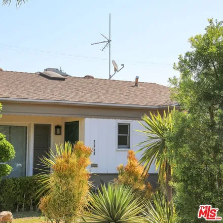 Buy this 3 bed house on 2558 Cotner Avenue in Los Angeles, CA 90064